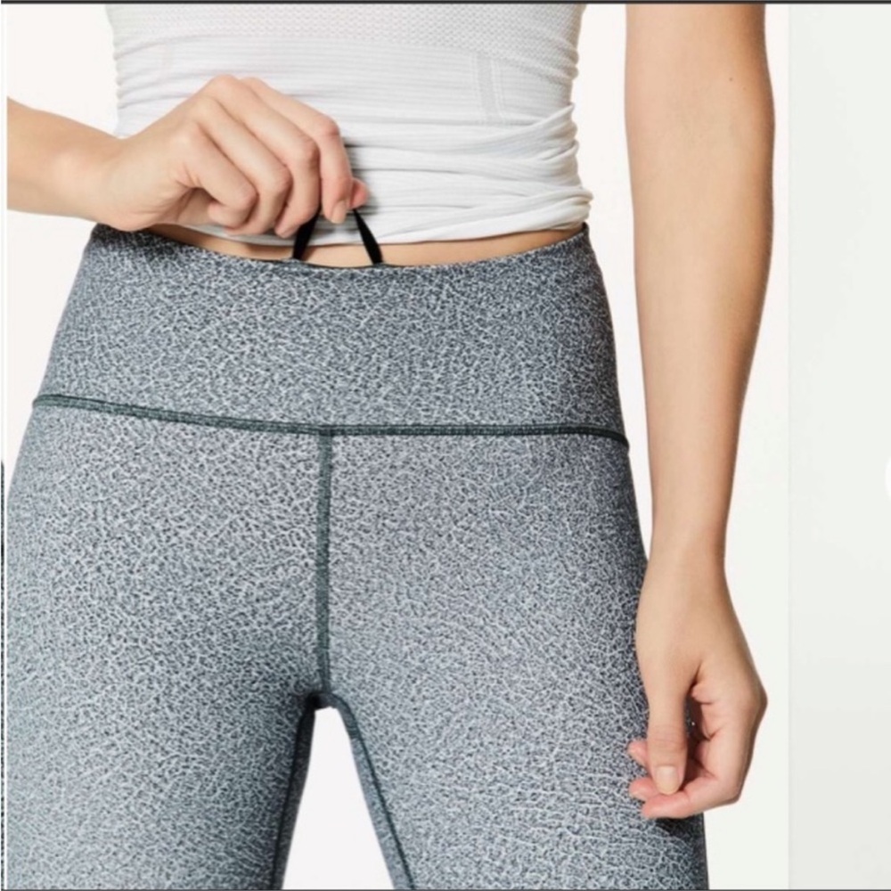 Lululemon Leggings Women Size 8 Gray Train Times Mesh Pants Active Performance - Picture 3 of 14